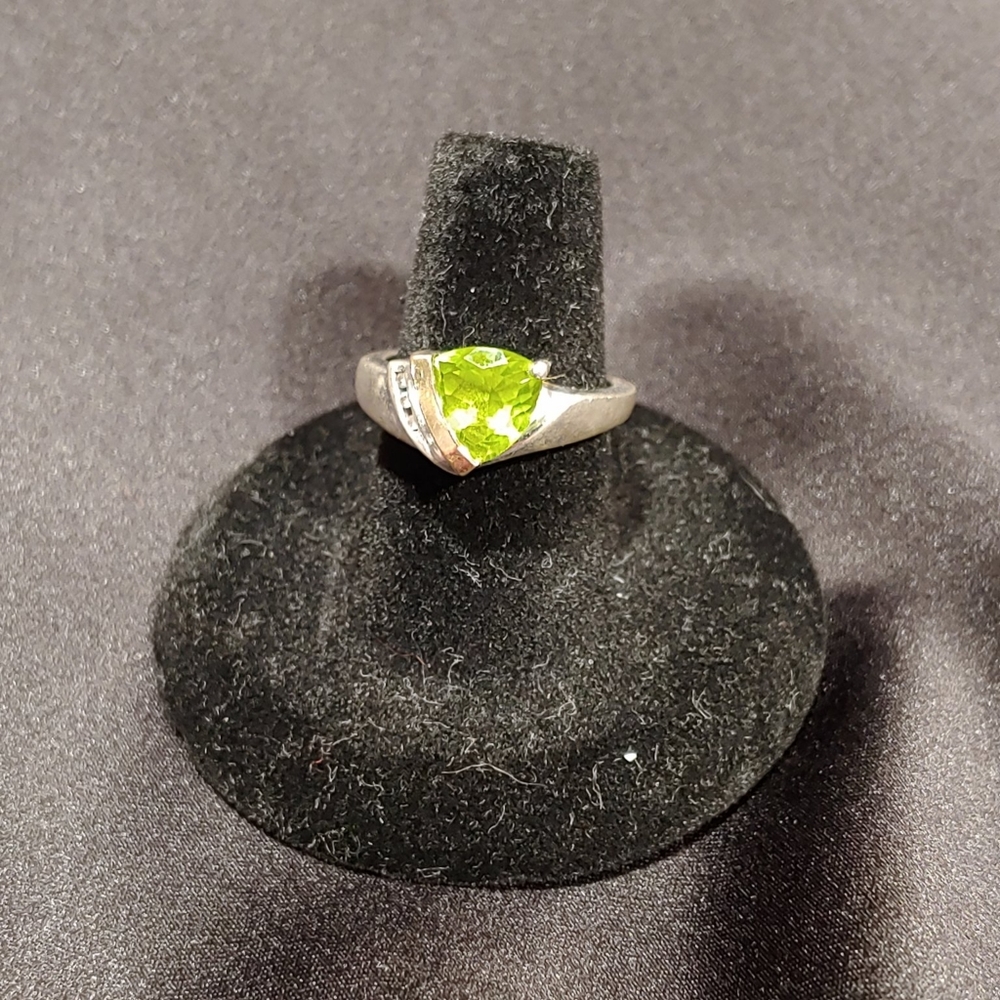 Peridot 14K White Gold Ring
